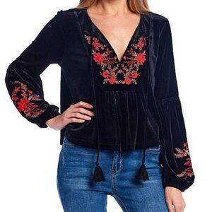Chelsea & Violet Velvet Floral Embroidered Lantern Sleeve Blouse Size XS
